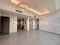 Vacant | Duplex-style | Upgraded