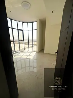 3 bedrooms (including a master bedroom), spacious living area, brand-new (first occupancy), 3 bathro