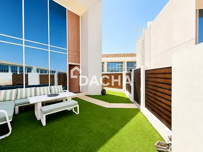 Corner Unit | Multiple Cheques | Negotiable