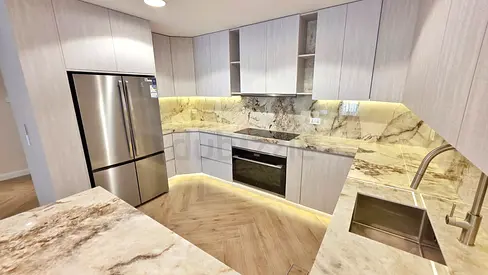FULLY RENOVATED 2BR ON HIGH FLOOR