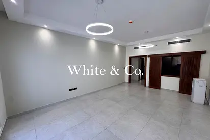 SPACIOUS 1BHK | CLOSE TO METRO | READY