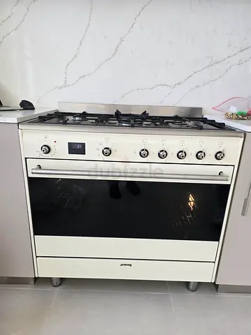 Smeg Combination ( Gas&Electric) Stove 90cm