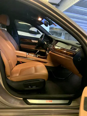 صورة 9 لـ 2015 BMW 7-SERIES