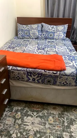 Queen size bed