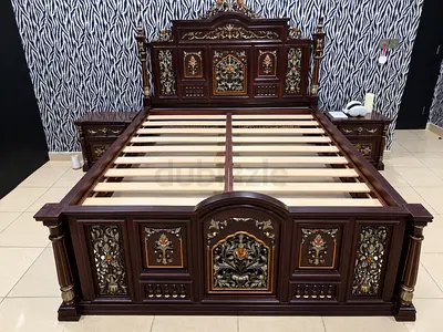 Queen size bed set for sale
