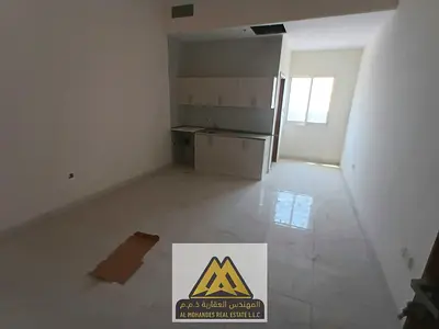 للإيجار السنوي – استوديو تجاري | الجرف 2، عجمان استوديو تجاري بمساحة كبيرة • تكييف مركزي • بناية جديدة • موقع مميز وقريب من جميع الخدمات