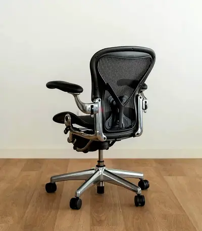 Model Herman Miller Aeron Classic Chair PostureFit Fully Loaded Size B