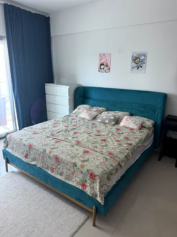 King size bed
