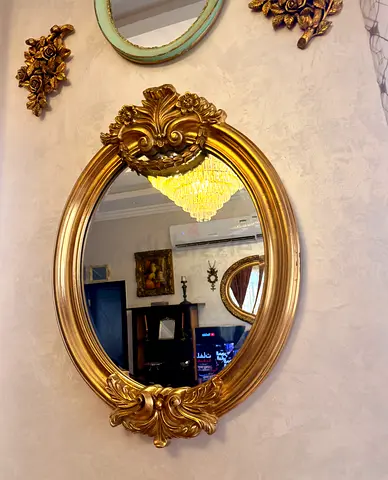 Ornate Gold Oval Wall Mirror - Classic Decorative Frame