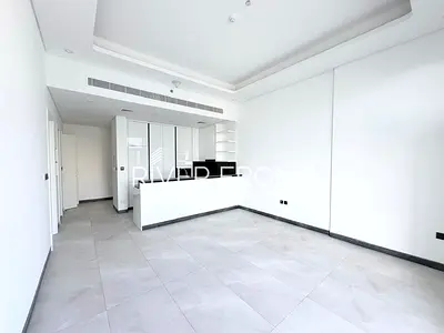 1 Bed with 2 Balconies | U shaped Kitchen | Low Floor | Separate Laundry Room