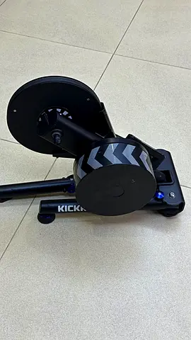 Wahoo KICKR Smart Trainer - Direct Drive Indoor Bike Trainer (Good Condition)