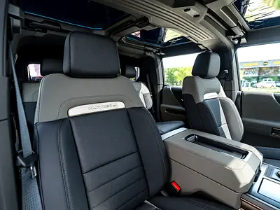 صورة 9 لـ 2024 GMC HUMMER