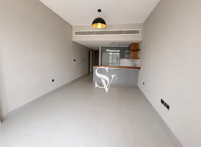 Spacious 2BR+Storage|Bright|Well Maintained| Ready