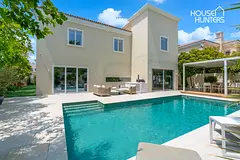 Elegantly upgraded 5 bedroom family retreat