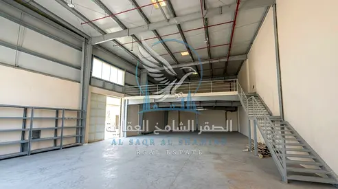 مستودع مميز جديد بالصجعة | 5,000 قدم | موقع على شارع رئيسي | ميزانين تسهيلات في السداد