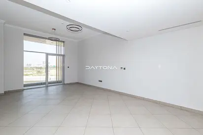 PREMIUM LOCATION | SPACIOUS | CLOSED KITCHEN