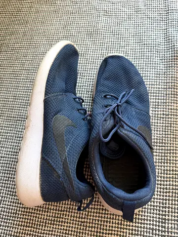 Nike Roshe Run Navy Blue Sneakers
