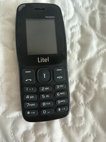 Basic Litel feature phone - good working condition