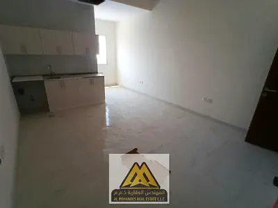A great opportunity to rent a large commercial studio in Al Jurf 2, Ajman. The property is located in a new building and features central air conditio