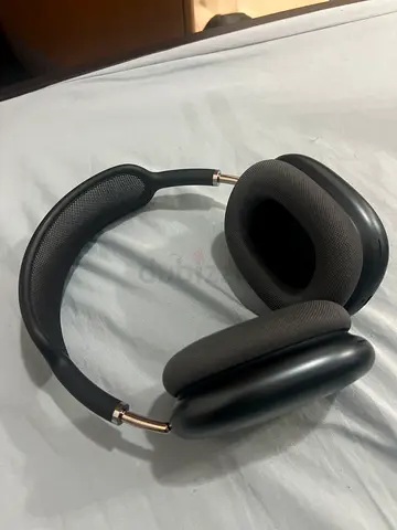 Apple Airpods Max: Used over-ear wireless headphones - good condition