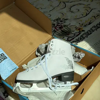 Rollerblade bladerunner  ice aurora ice skates figure skates skate brand new in box aurora