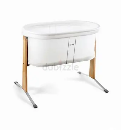 Beside Co-sleeper Bassinet with Wooden Legs - White