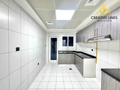 No Commission// Close Kitchen Spacious 2BHK +Store +laundry