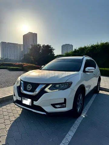 Nissan Rogue SV 2018 | New tires | New battery