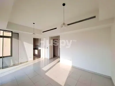 Single Row | Vacant | Ready to Move In