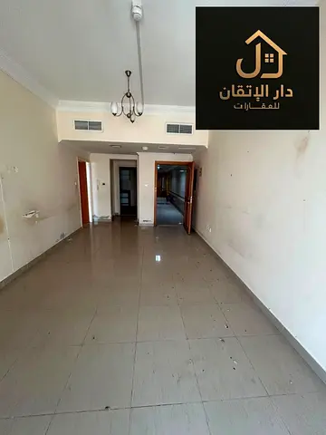 غرفة وصالة للإيجار السنوي في القاسمية | 2 حمام | تكييف مركزي | خزائن حائط