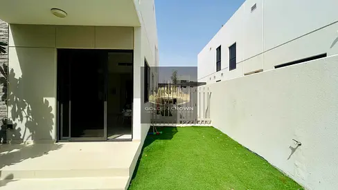 R2EM 3 Bedroom Plus Maid Room Corner Unit Available For Rent