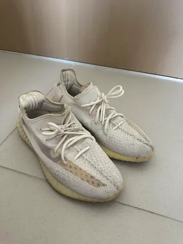 Adidas Yeezy 350 v2 Used beige/cream sneakers (size not specified) - casual trainers