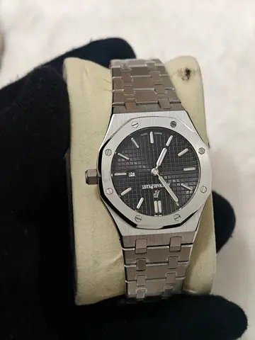 Woman watch