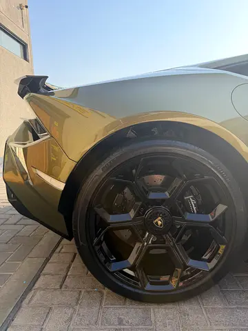 صورة 8 لـ 2024 Lamborghini HURACAN