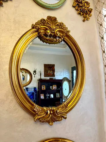 Classic Ornate Gold Oval Wall Mirror - Classic Vintage Style