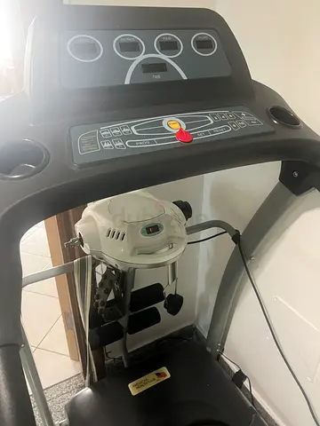 Used treadmill with built-in console and handrails, and built in massager. the machine is foldable.