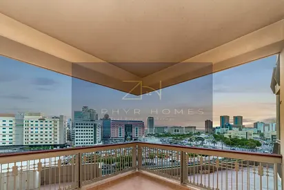 Spacious 3 BHK Apartment | Near Metro| Flexible payment | Limited Offer for 12 CHQs.