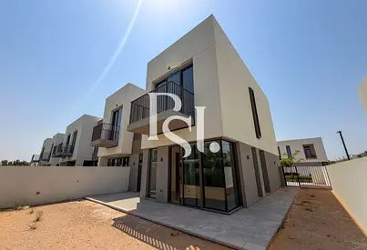 Single Row | Near Pool and Gym | Large Layout