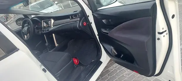 صورة 14 لـ 2019 Toyota INNOVA