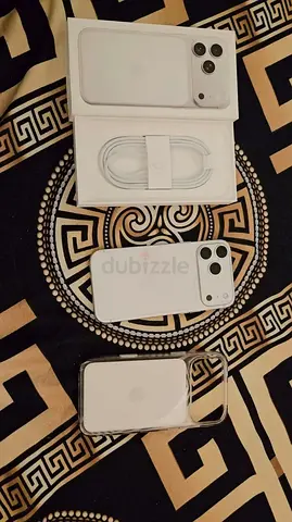 White iPhone (with box, cable and clear case) - good condition10/10