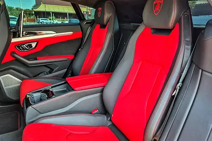 2020 Lamborghini URUS thumbnail 12