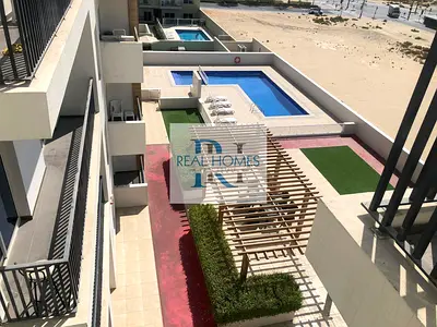 Chiller Free! Specious size! Pool VIew! Pet Freindly