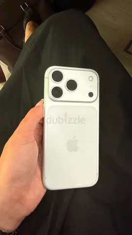 iPhone 17 Pro (white) - good condition, with clear case 512GB