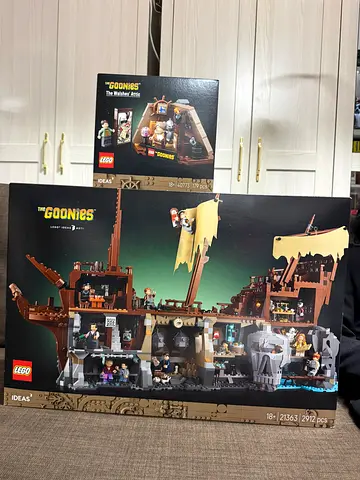 LEGO Ideas The Goondocks Pirate Ship (21337) - New in Box