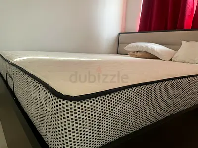 King size 26 inch mattress in excellent condition - used, firm comfort