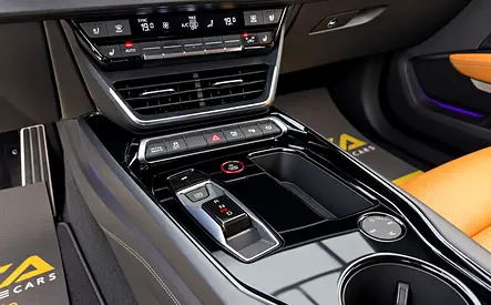 صورة 14 لـ 2022 AUDI E-TRON GT