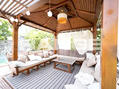 Luxury Living | Pool | Spa Features | Vacant