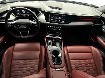 صورة 9 لـ 2023 AUDI E-TRON GT