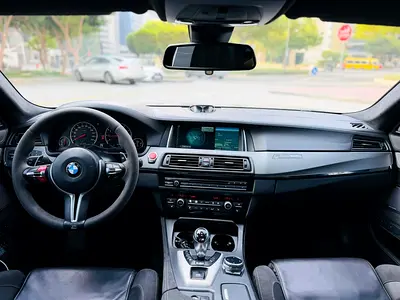 صورة مصغرة 15 لـ 2015 BMW M5