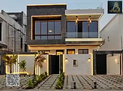 A luxurious 6-room villa spanning two floors plus a rooftop terrace, situated in a prime location cl